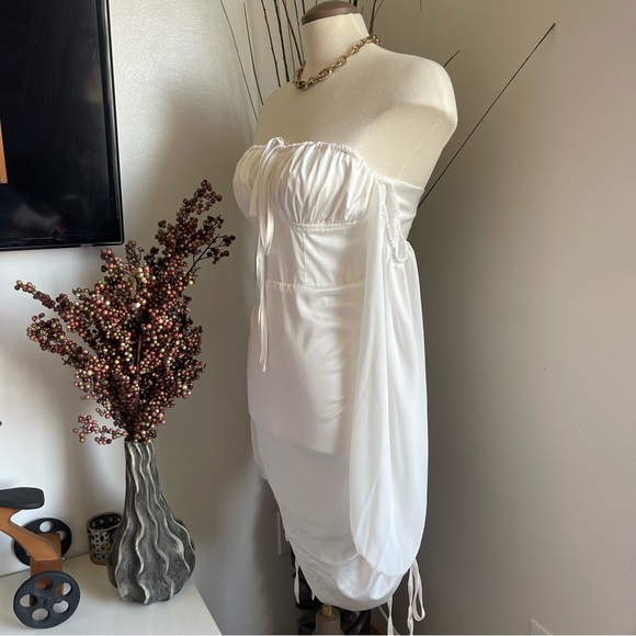 White dress - Picture 4 of 5